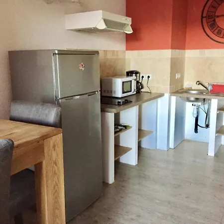 A Avec Piscine Partagee - 30 M² Apartmán *