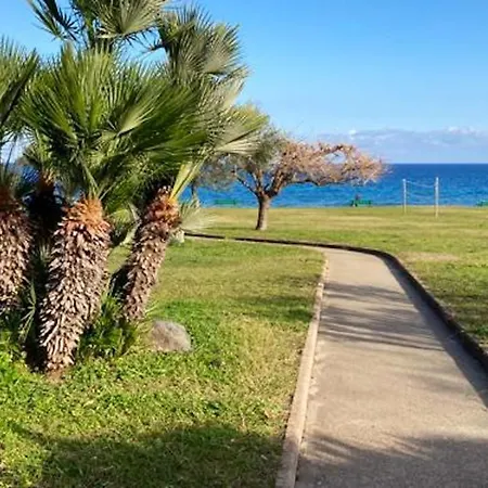 A Avec Piscine Partagee - 30 M²