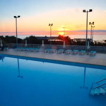 A Avec Piscine Partagee 30 M² Cervione