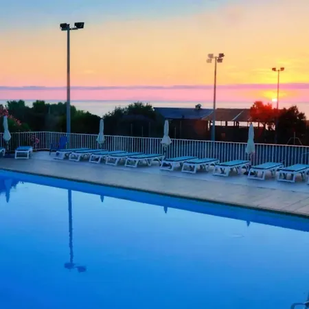 A Avec Piscine Partagee 30 M² * Cervione