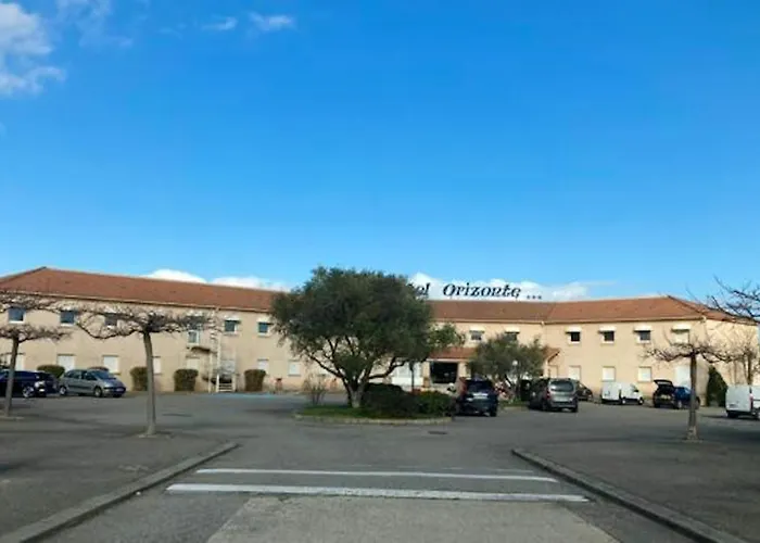 à Avec Piscine Partagée - 30 M² * Cervione